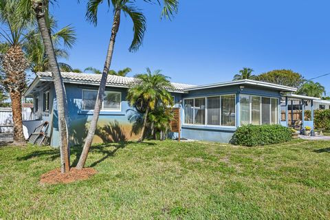 Tiny photo for 818 SE 9th Terrace, Deerfield Beach, FL 33441 (MLS # B26007388)