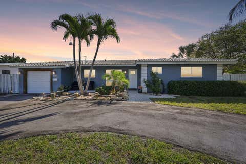 Tiny photo for 818 SE 9th Terrace, Deerfield Beach, FL 33441 (MLS # B26007388)