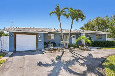 Tiny photo for 818 SE 9th Terrace, Deerfield Beach, FL 33441 (MLS # B26007388)
