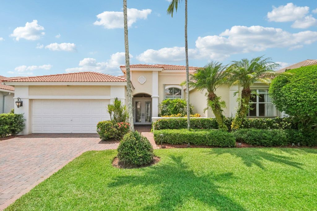 Photo of 172 Sedona Way, Palm Beach Gardens, FL 33418 (MLS # R11011350)