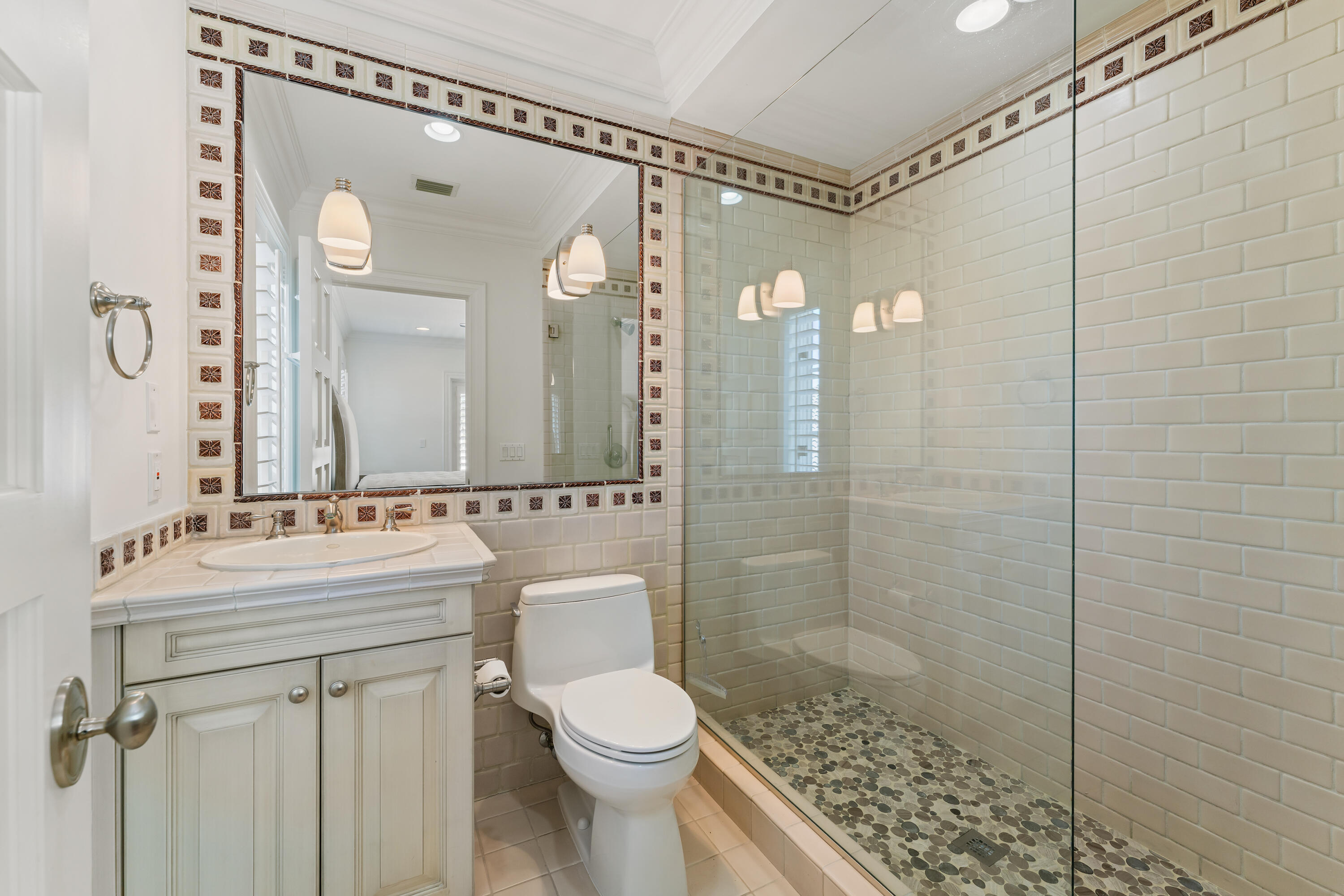 ADMIRALS COVE PAR C - Residential