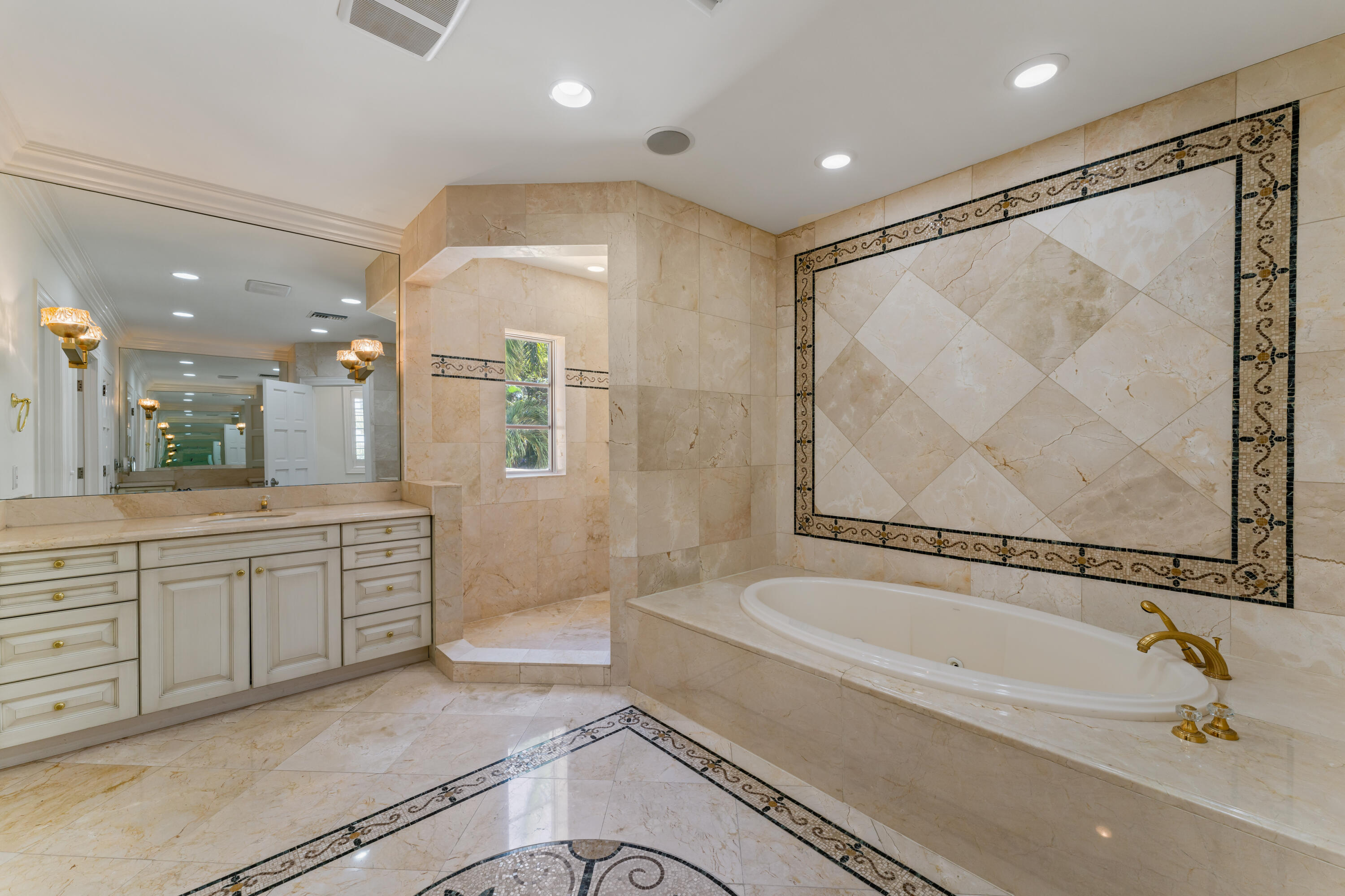 ADMIRALS COVE PAR C - Residential