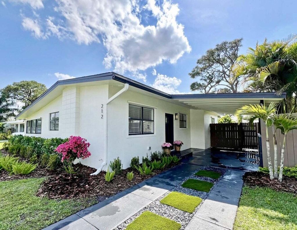 Photo of 212 NE Entrada Avenue Avenue, Port Saint Lucie, FL 34952 (MLS # R10981941)