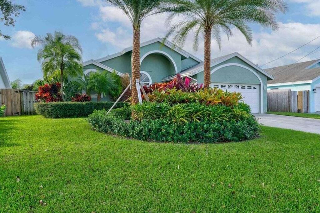 Photo of 6178 Garret Street, Jupiter, FL 33458 (MLS # R11101090)