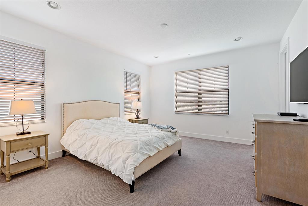 ALTON NEIGHBORHOOD 1 - Residential Lease