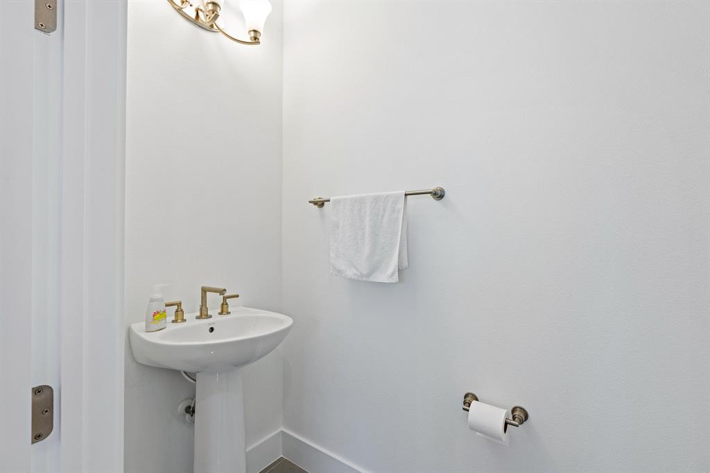 ALTON NEIGHBORHOOD 1 - Residential Lease