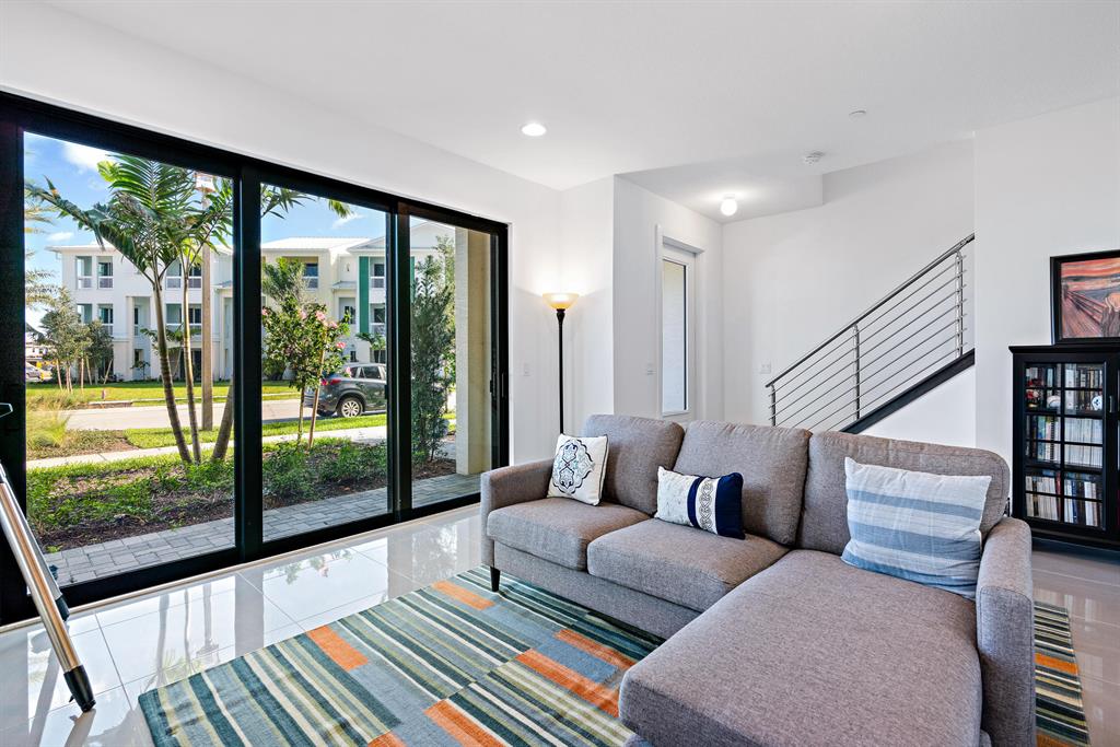 ALTON NEIGHBORHOOD 1 - Residential Lease