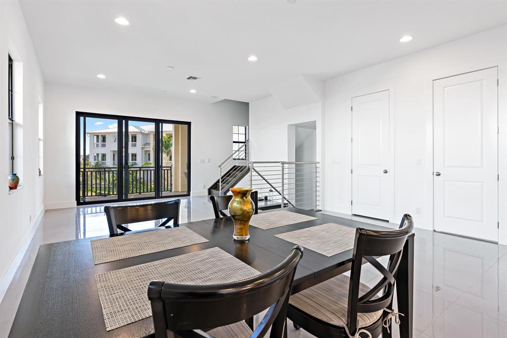 ALTON NEIGHBORHOOD 1 - Residential Lease