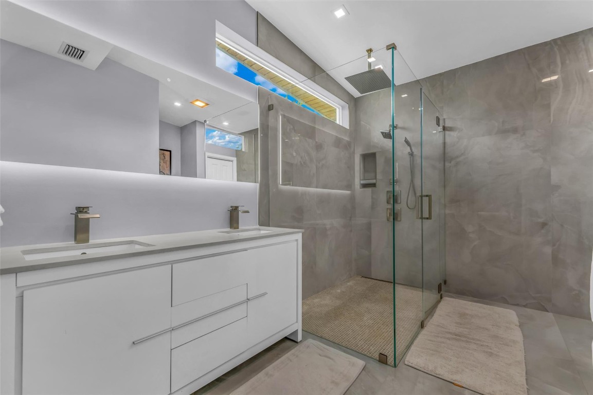 Coral Gardens Amd 32-21 B - Residential