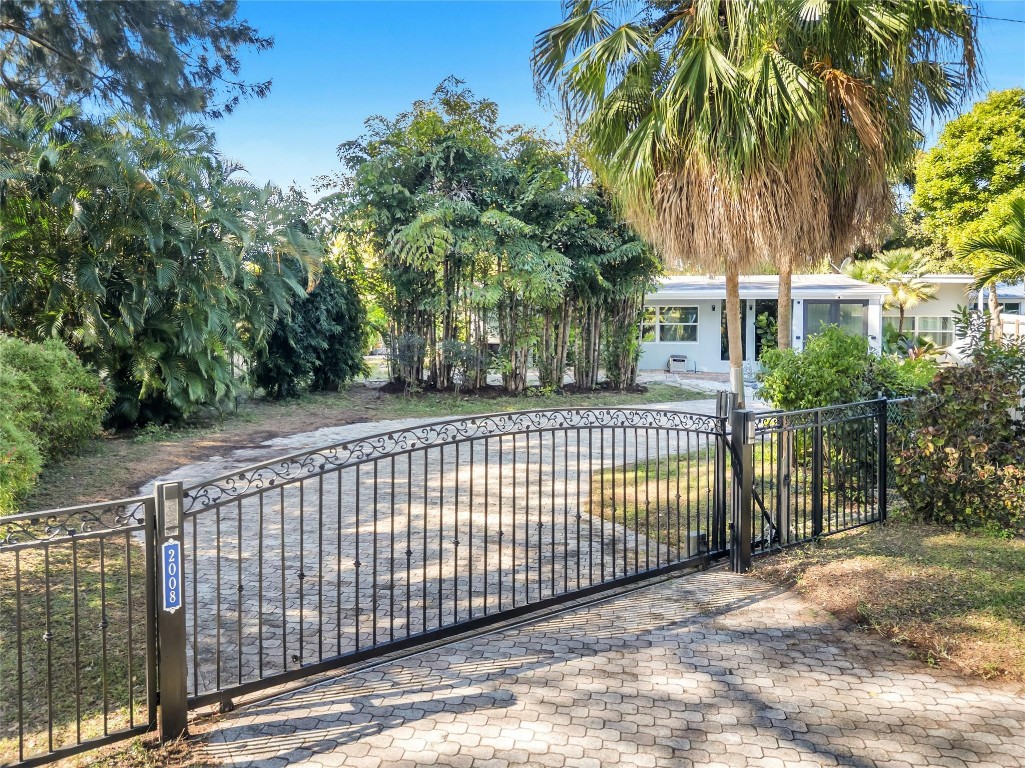 Coral Gardens Amd 32-21 B - Residential