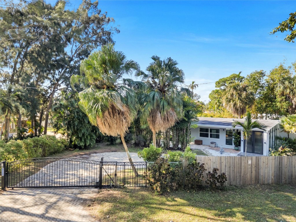 Coral Gardens Amd 32-21 B - Residential