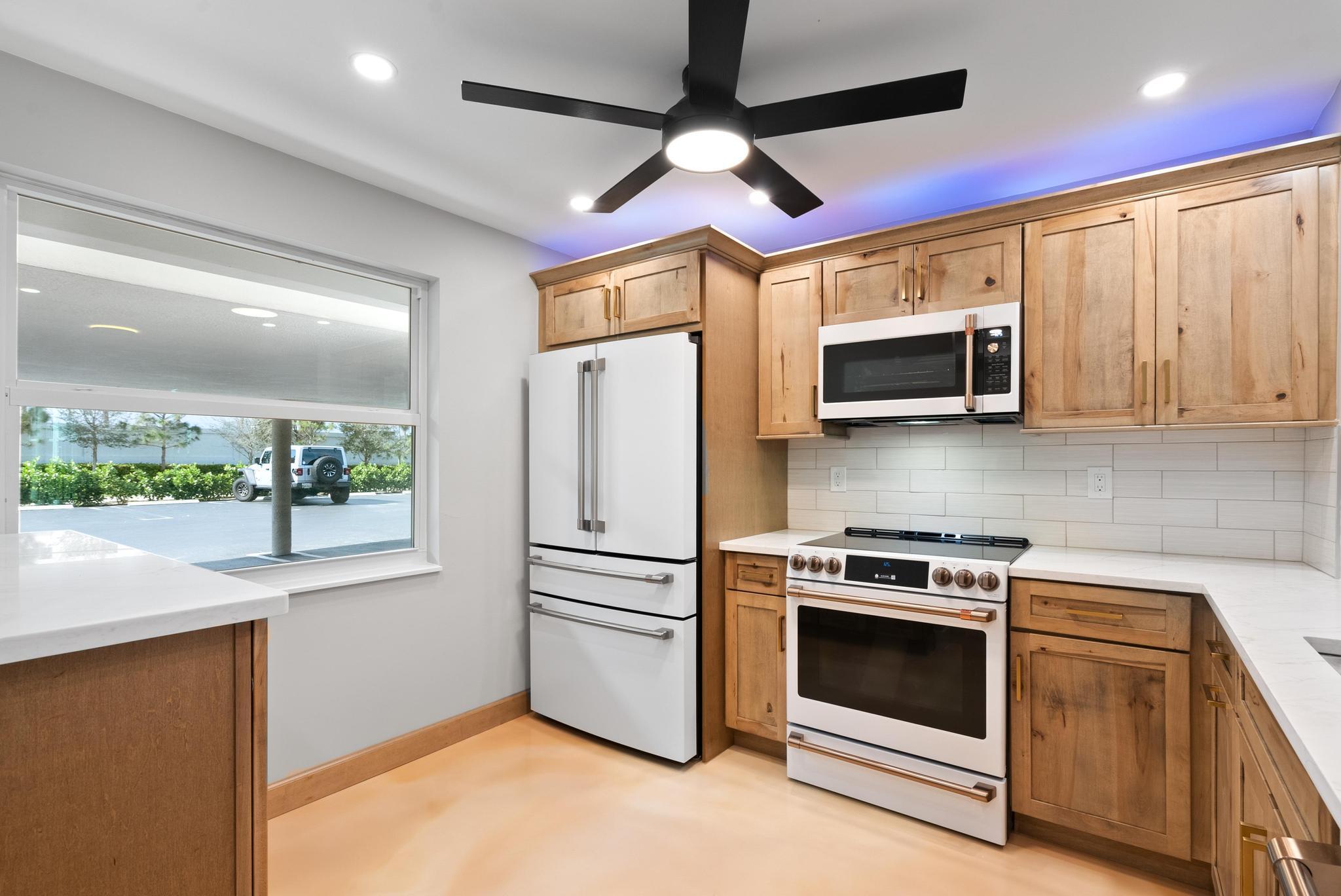 TROPIC BAY CONDO - Residential