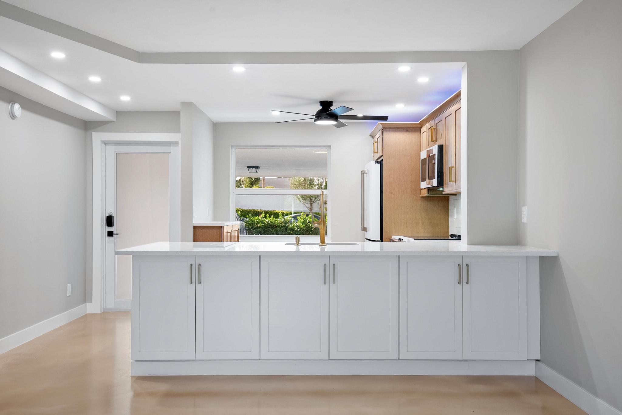 TROPIC BAY CONDO - Residential