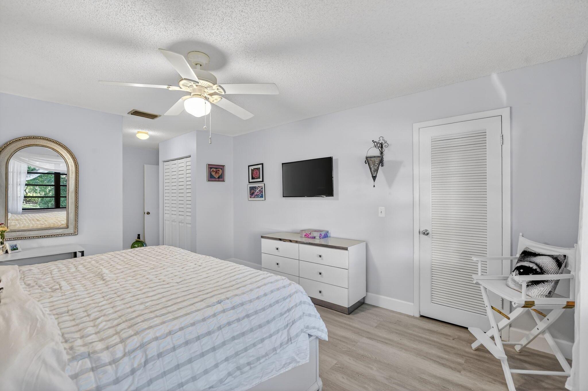 FAIRWAYS OF BOCA LAGO CON - Residential