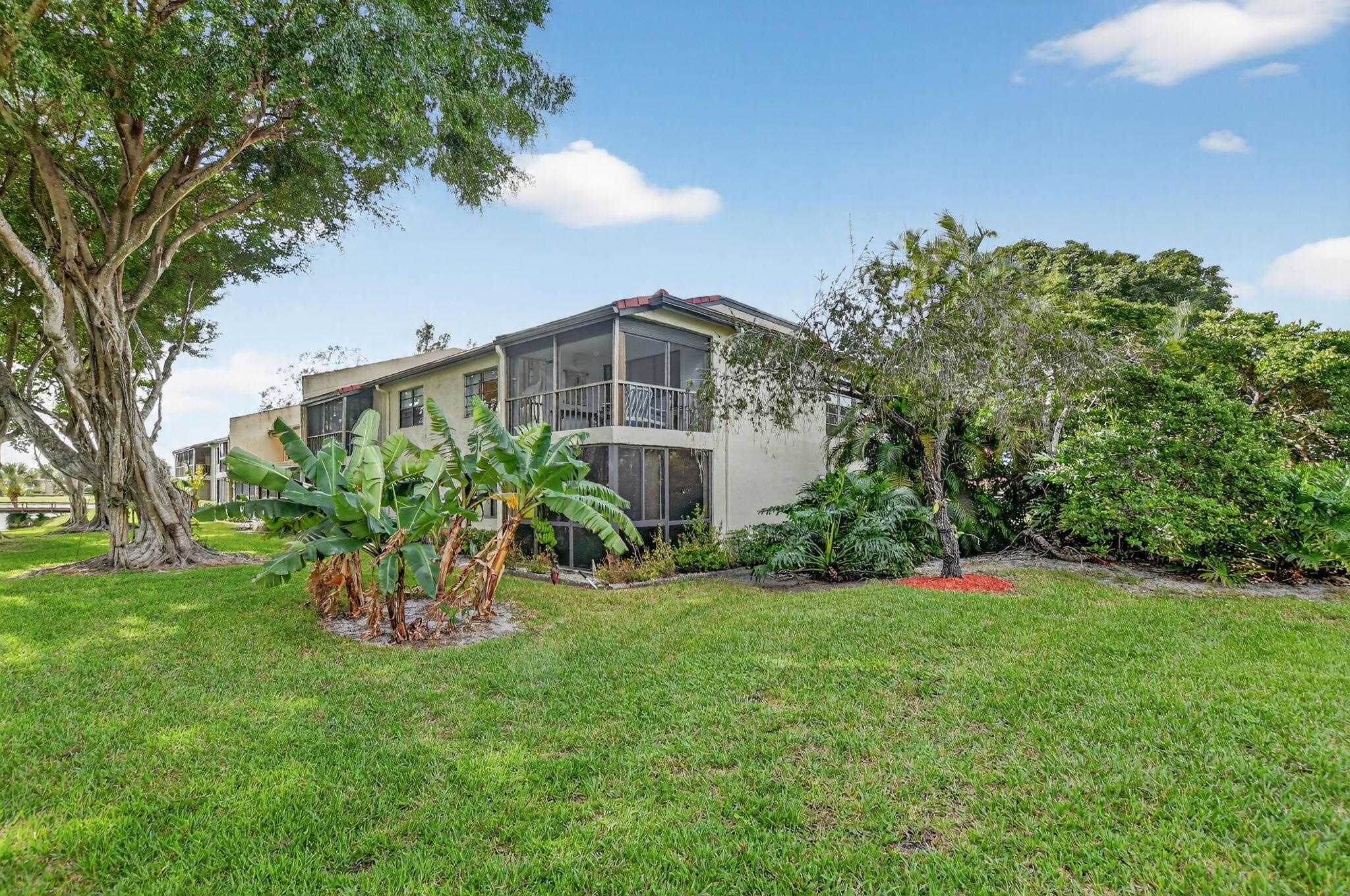 FAIRWAYS OF BOCA LAGO CON - Residential