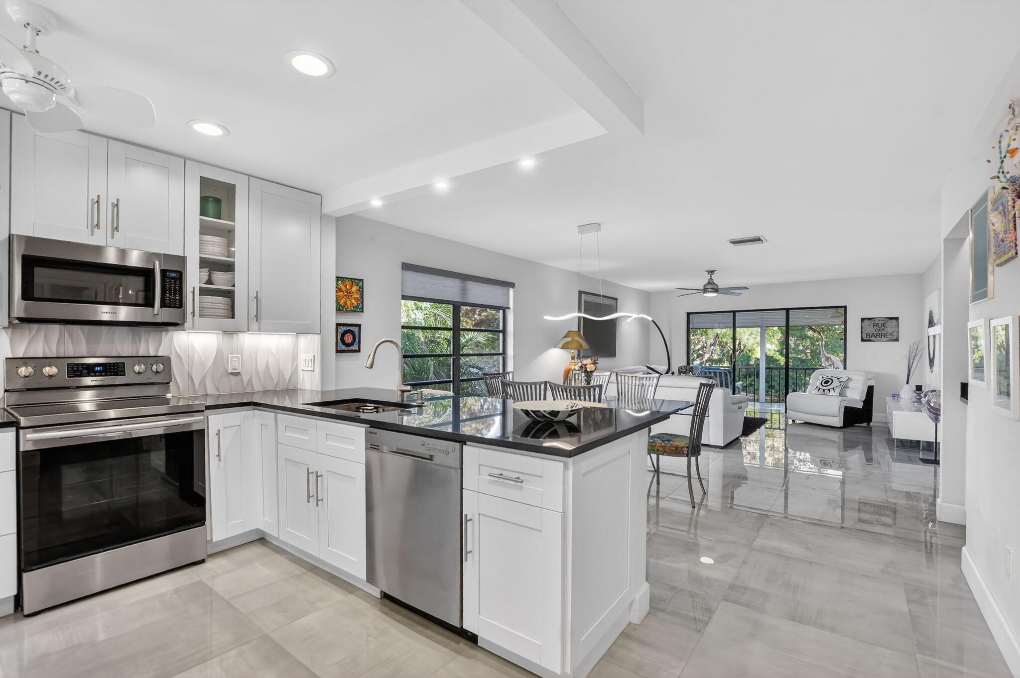 FAIRWAYS OF BOCA LAGO CON - Residential