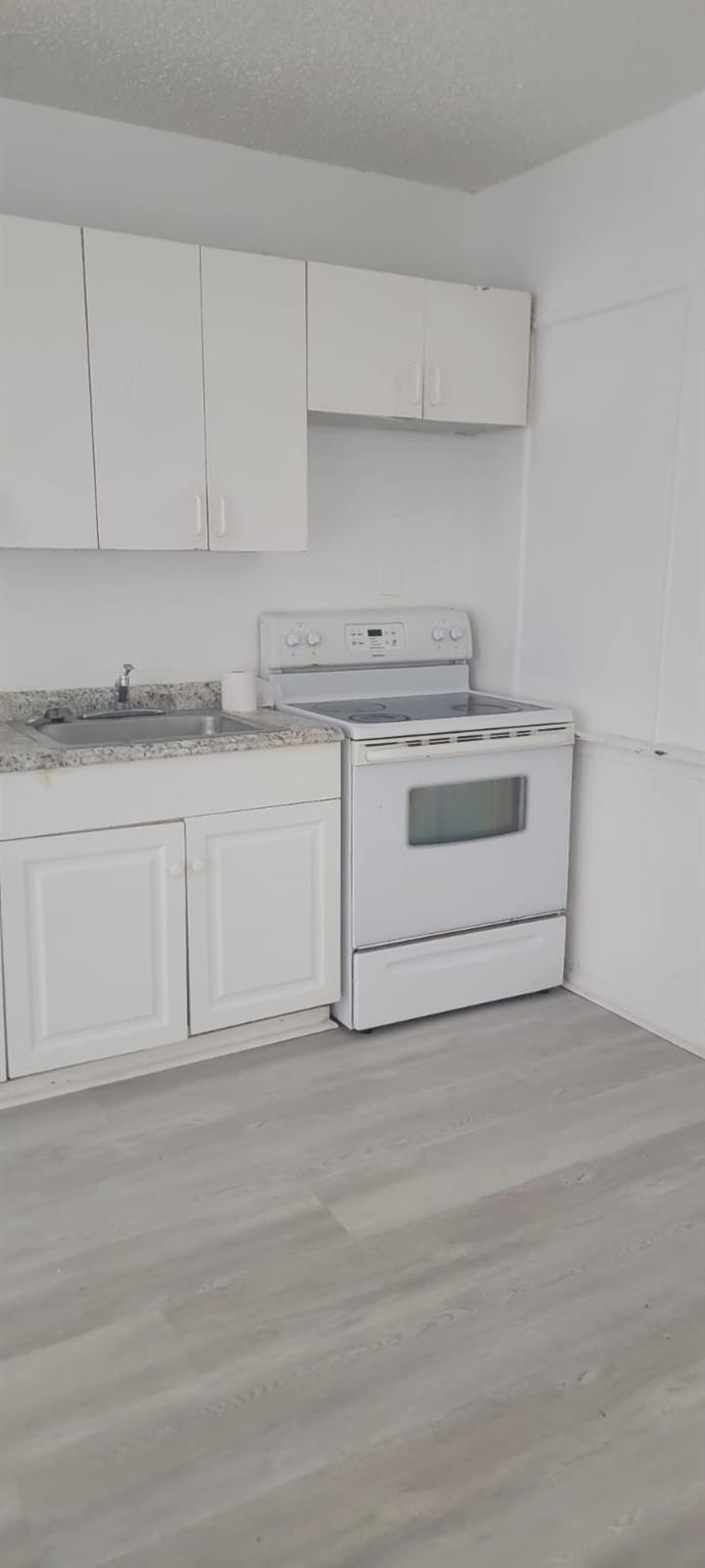 Hollywood Terrace 3-12 B - Residential Lease