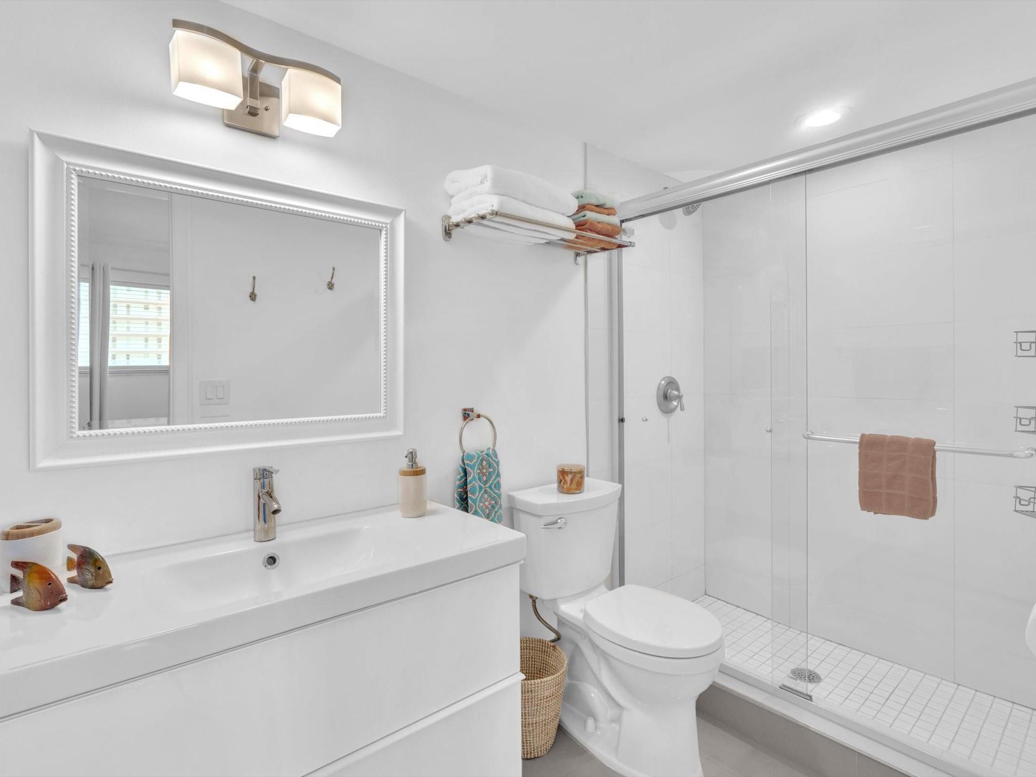 PENTHOUSE HIGHLANDS CONDO - Residential Lease