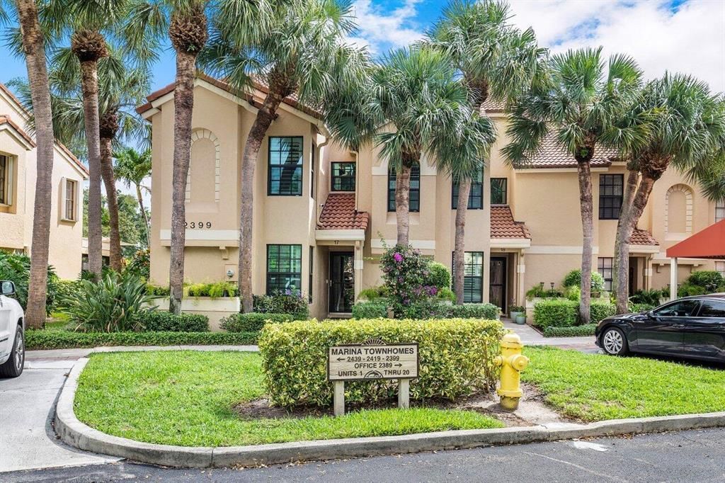 Photo of 2399 Treasure Isle 17 Drive #17, Palm Beach Gardens, FL 33410 (MLS # R10727648)