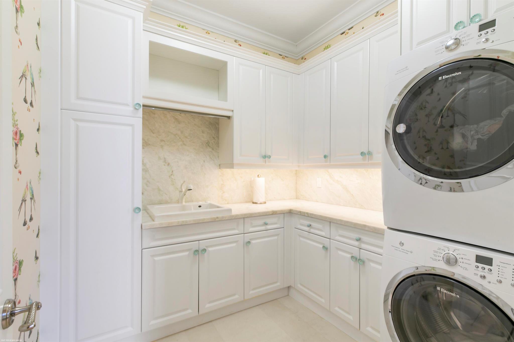 OLD PALM - Residential