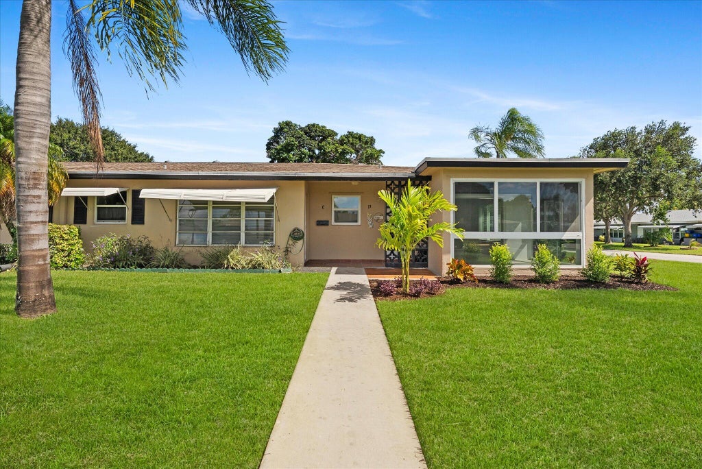 Photo of 875 North Drive #D, Delray Beach, FL 33445 (MLS # B26090990)