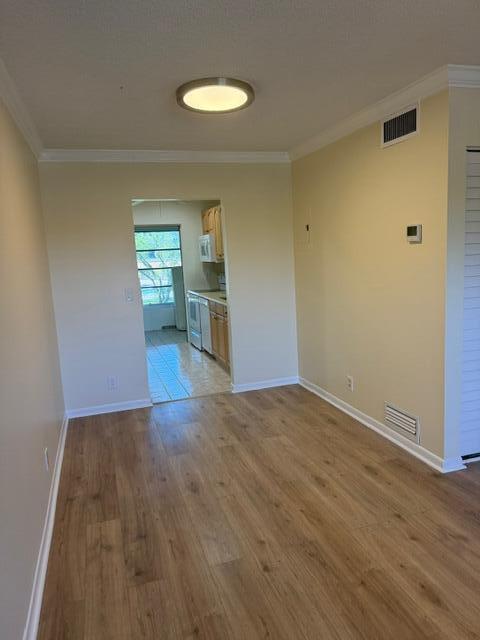 VILLAGES OF ORIOLE ABBEY - Residential Lease