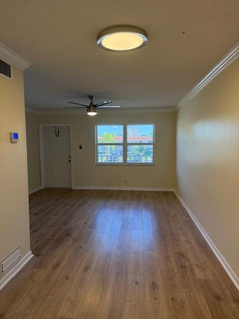 VILLAGES OF ORIOLE ABBEY - Residential Lease