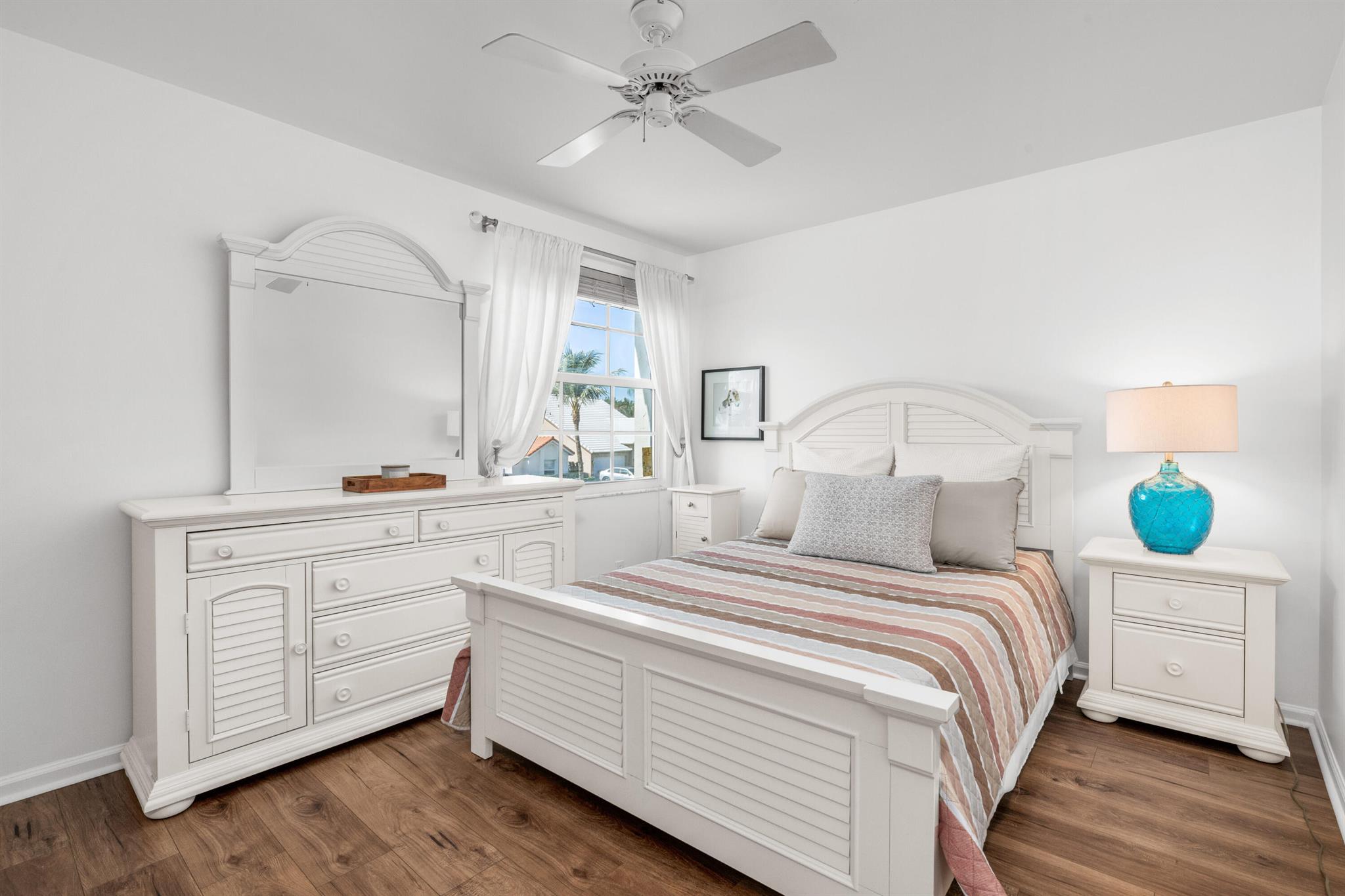 FAIRWAY COVE OF WELLINGTO - Residential