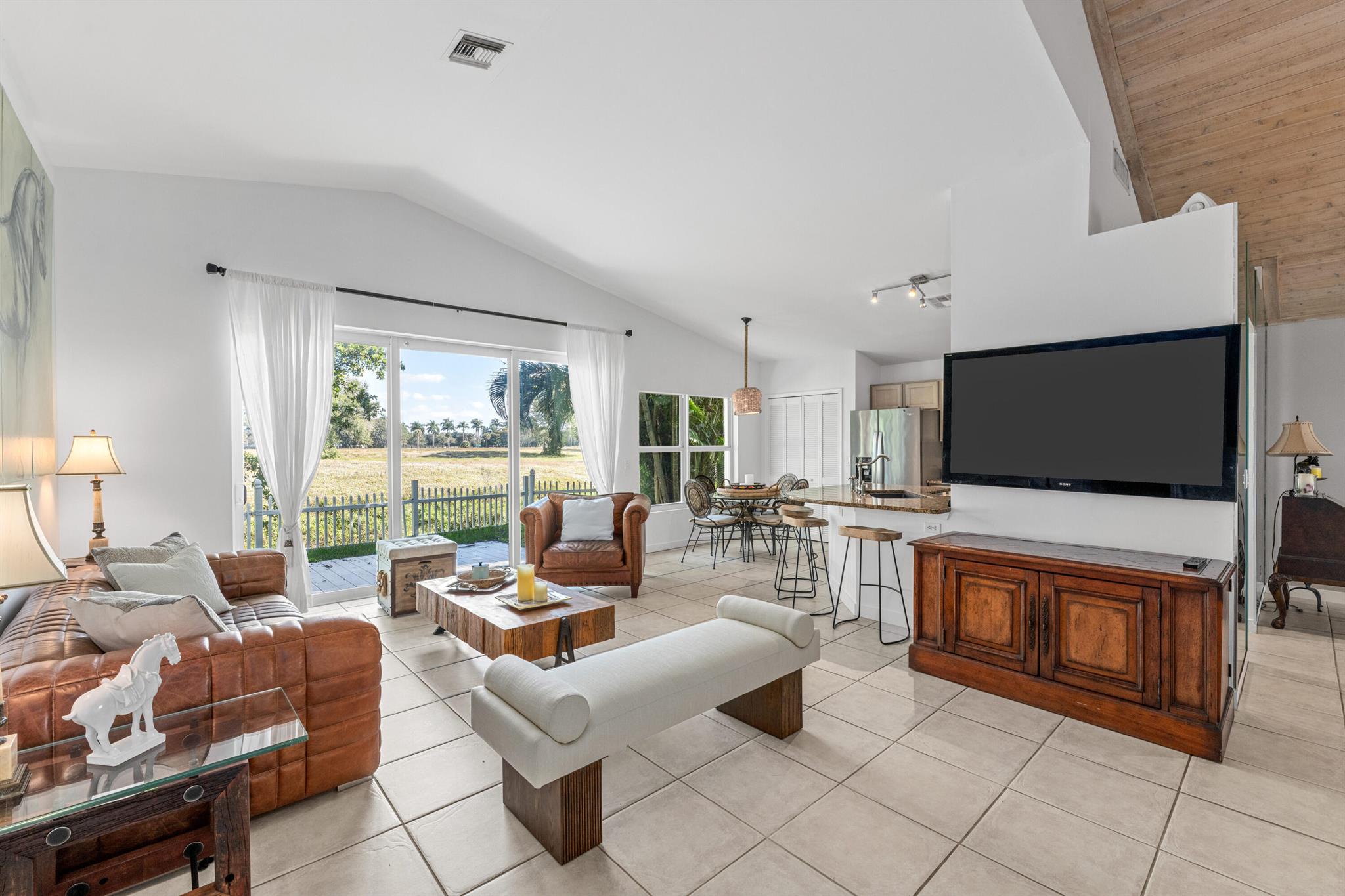 FAIRWAY COVE OF WELLINGTO - Residential