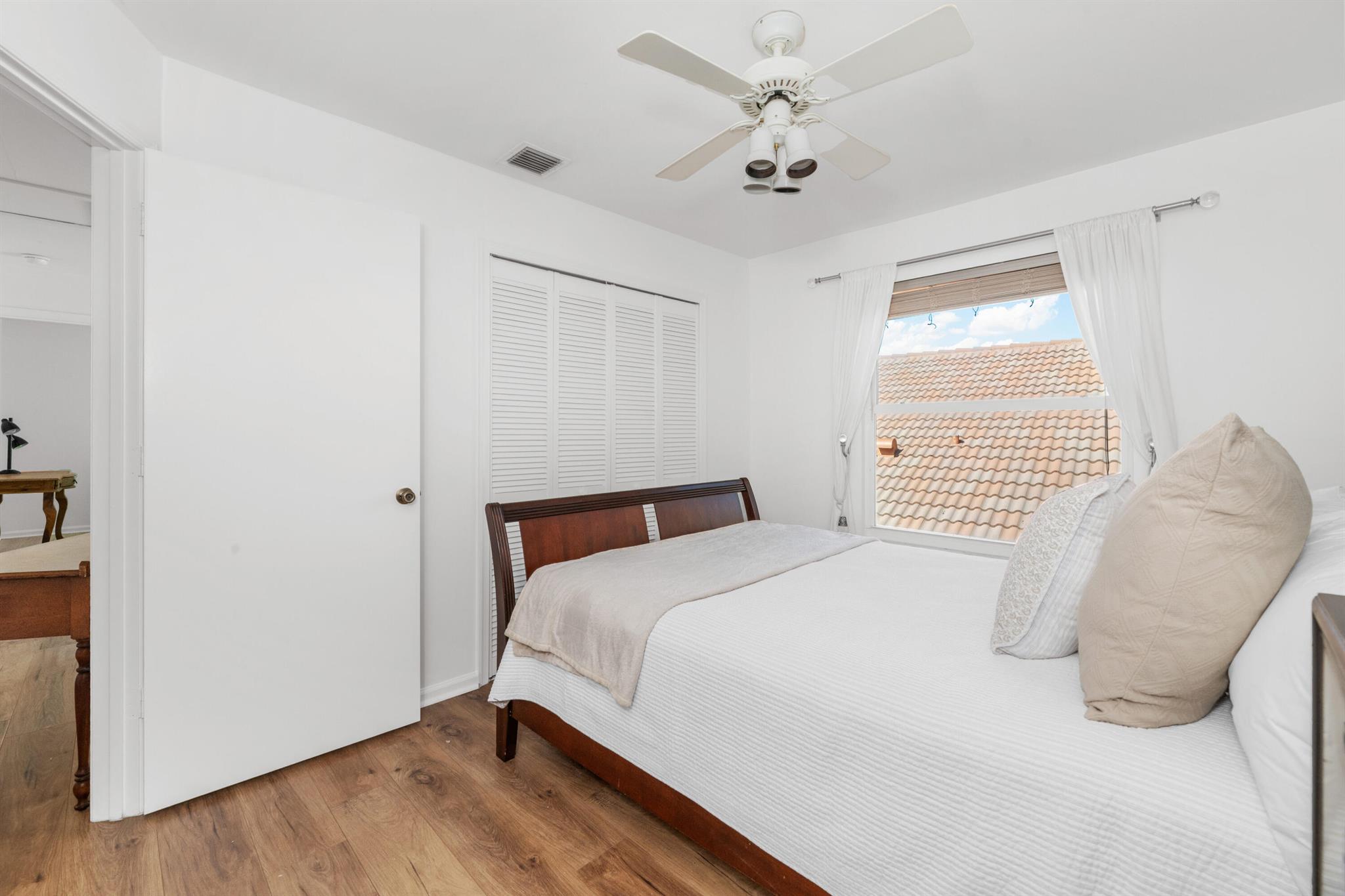 FAIRWAY COVE OF WELLINGTO - Residential