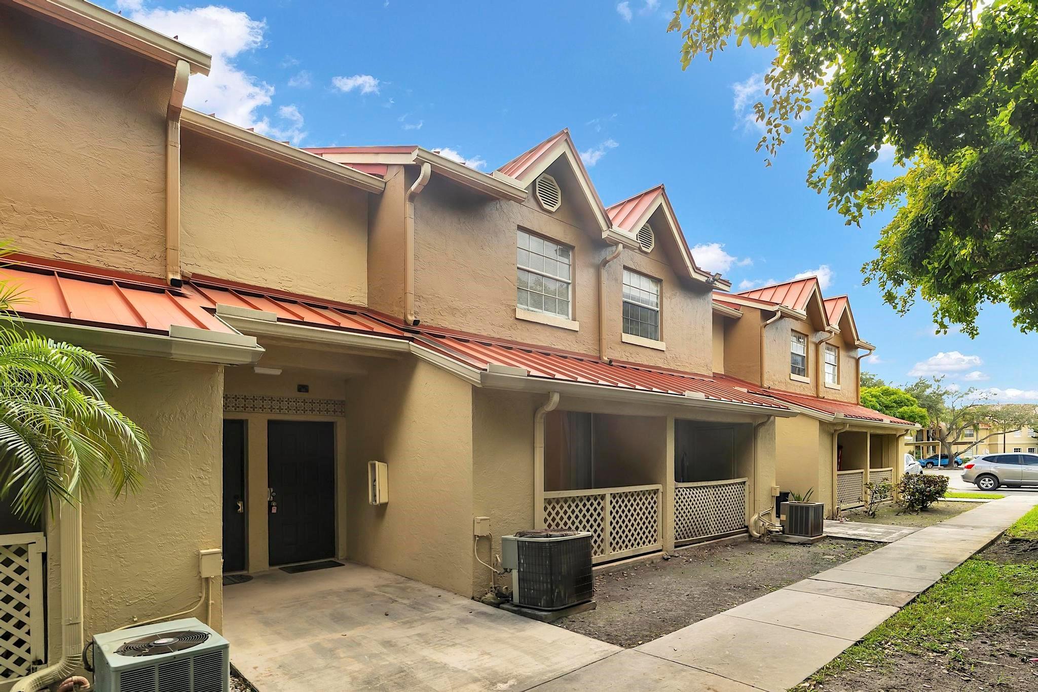 LA HACIENDA COUNTRY CLUB - Residential Lease