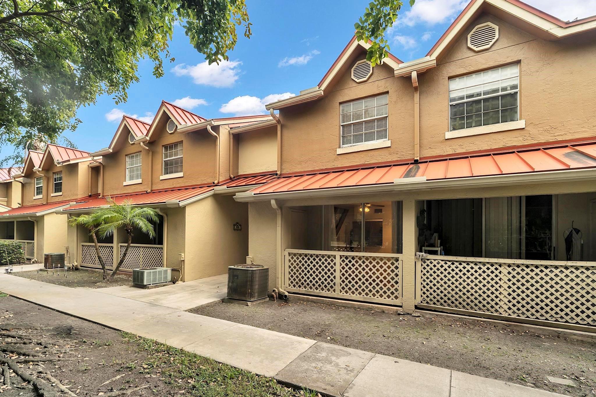 LA HACIENDA COUNTRY CLUB - Residential Lease