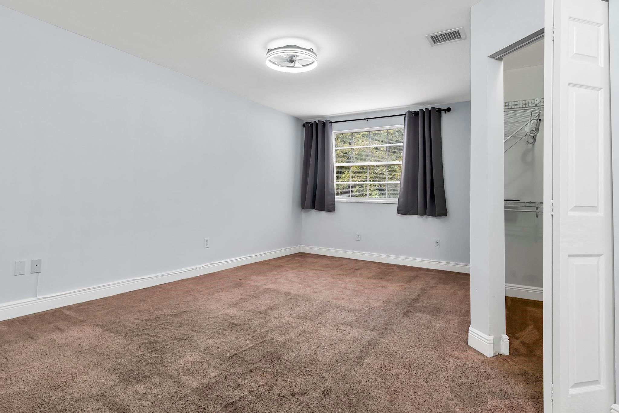 LA HACIENDA COUNTRY CLUB - Residential Lease