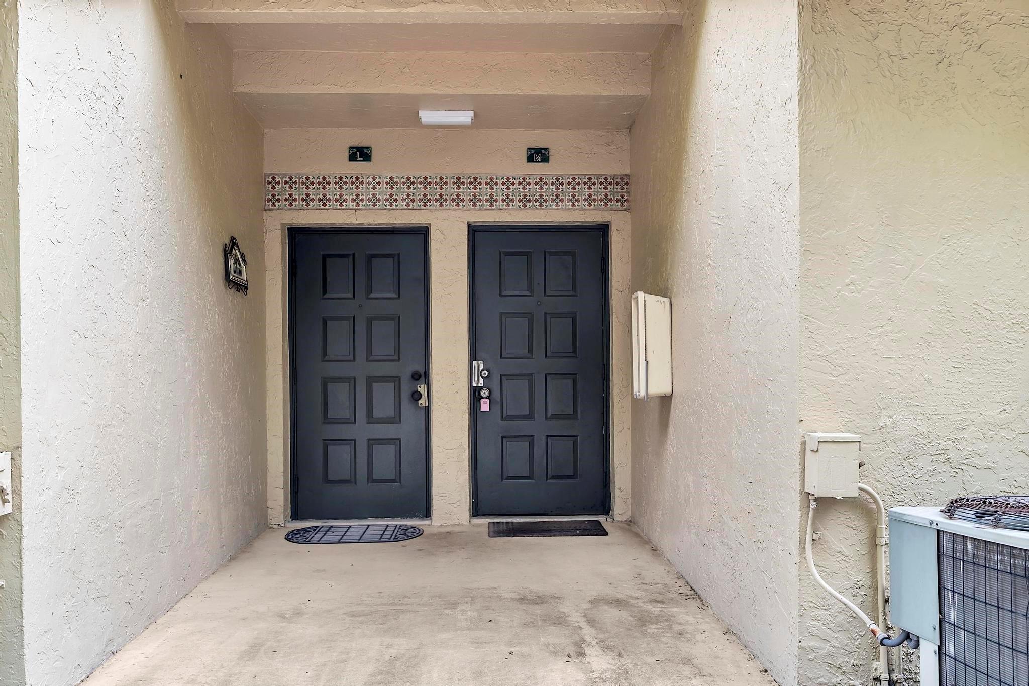 LA HACIENDA COUNTRY CLUB - Residential Lease