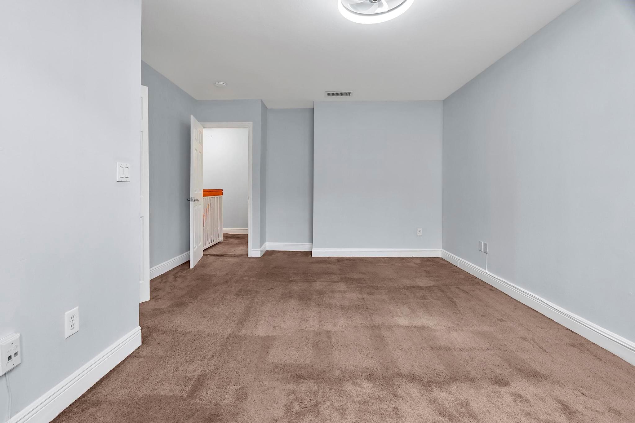 LA HACIENDA COUNTRY CLUB - Residential Lease