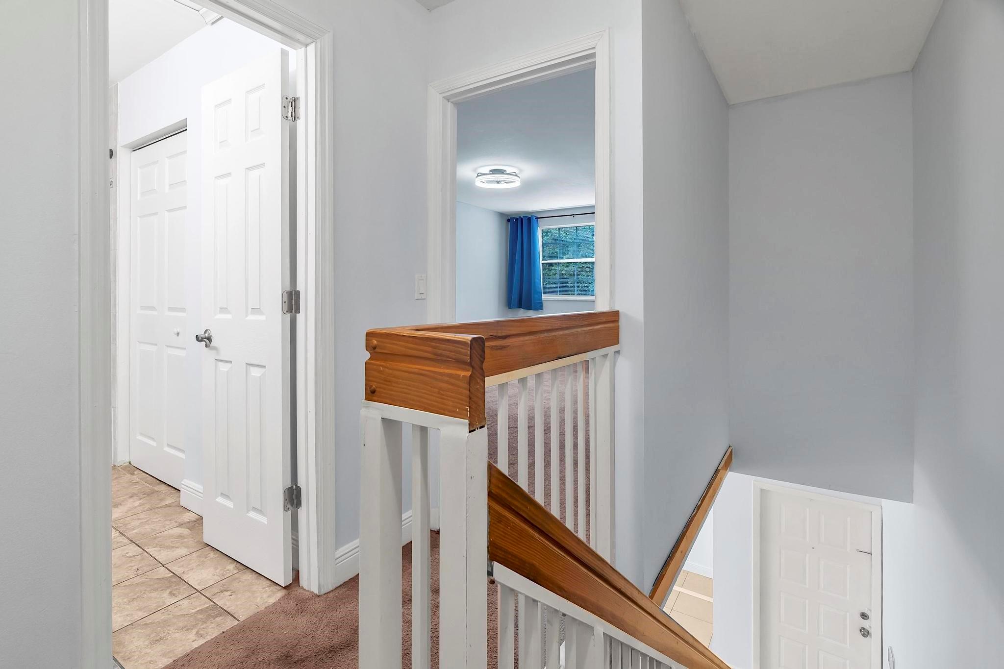 LA HACIENDA COUNTRY CLUB - Residential Lease