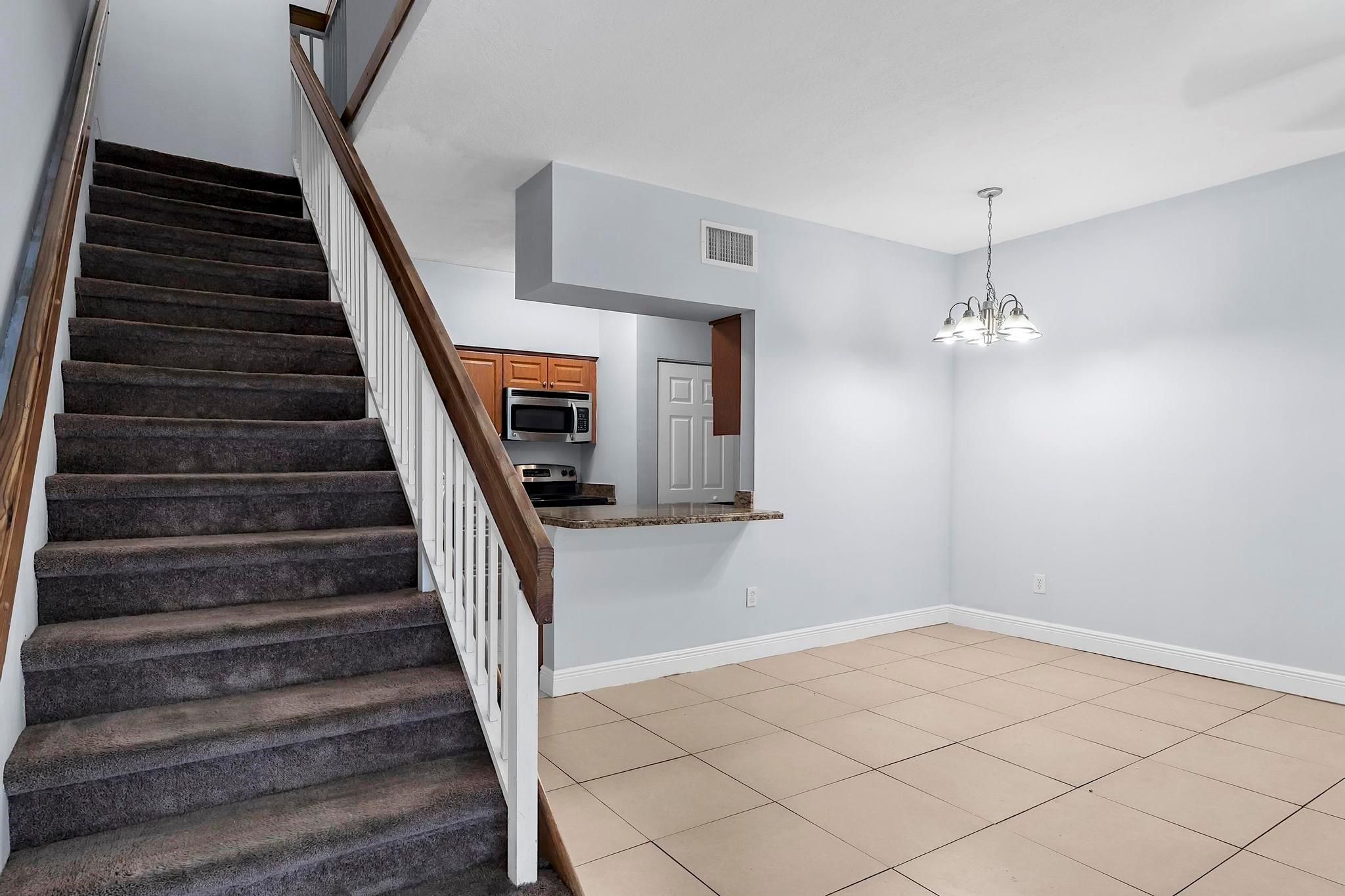 LA HACIENDA COUNTRY CLUB - Residential Lease