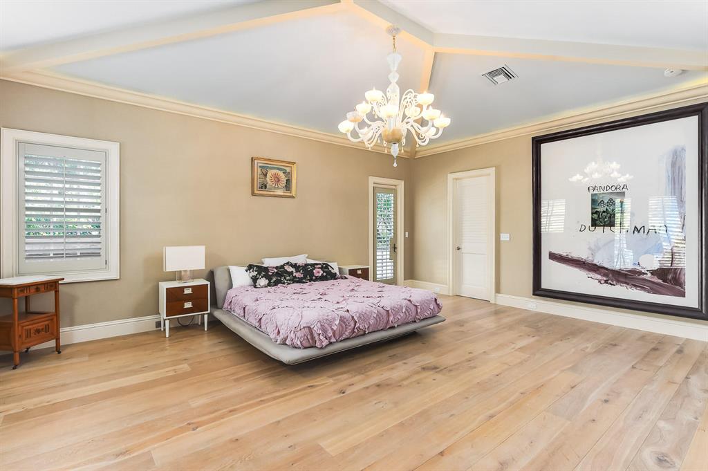 EL BRAVO PARK - Residential