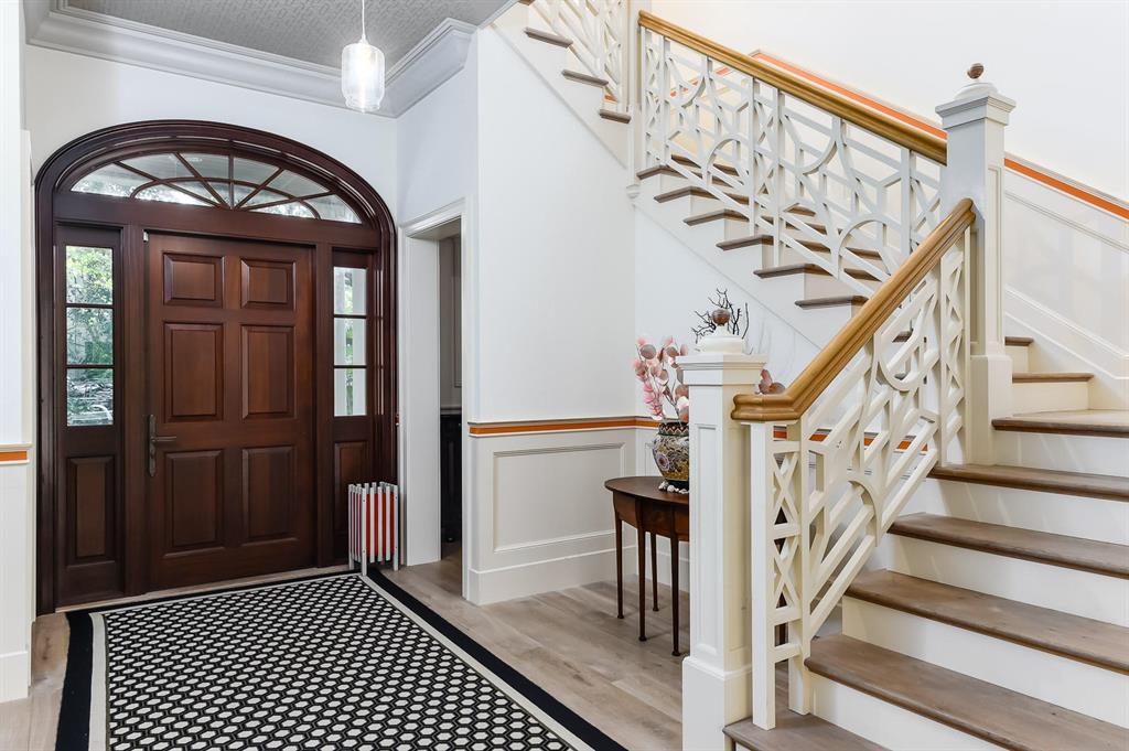 EL BRAVO PARK - Residential