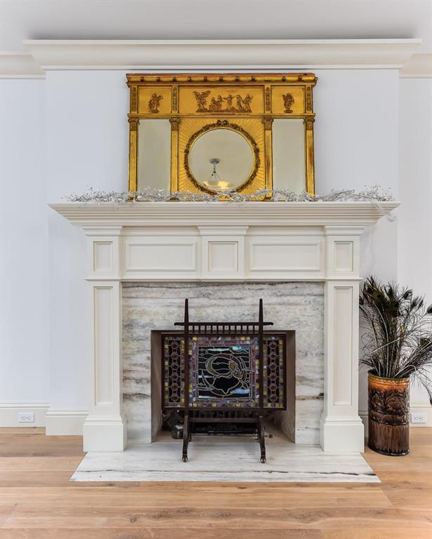 EL BRAVO PARK - Residential