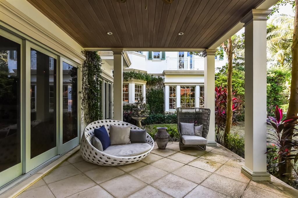 EL BRAVO PARK - Residential