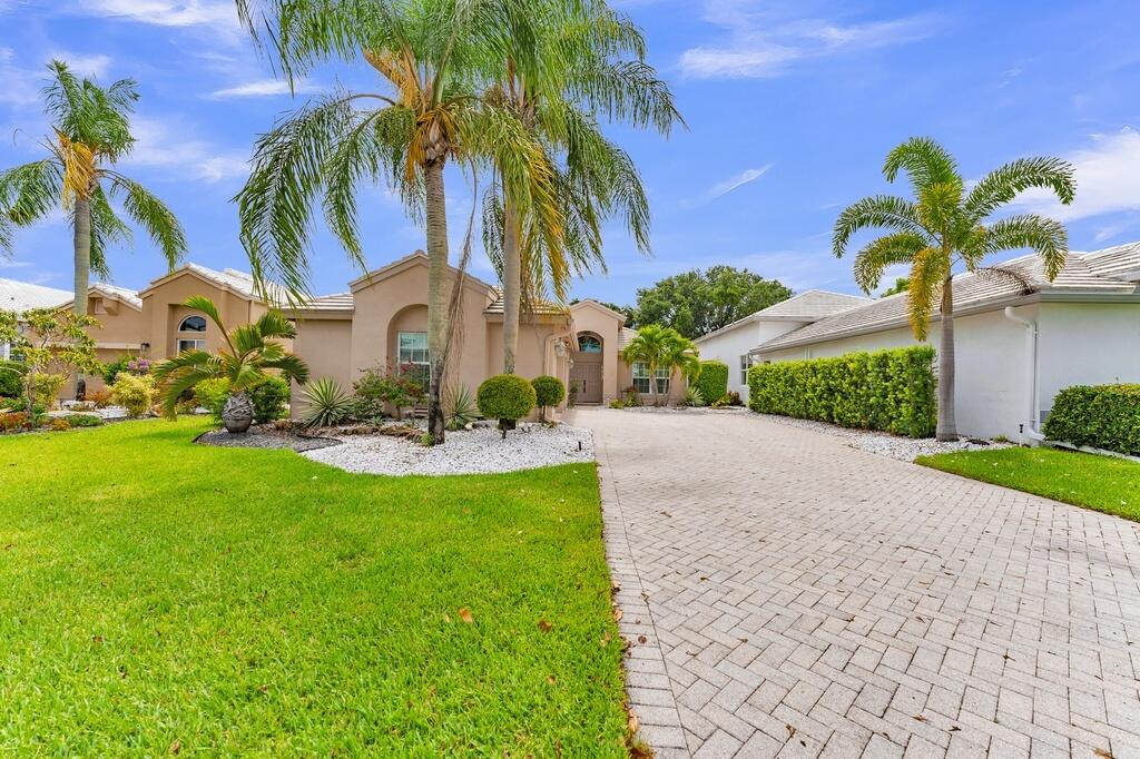 6429 Three Lakes