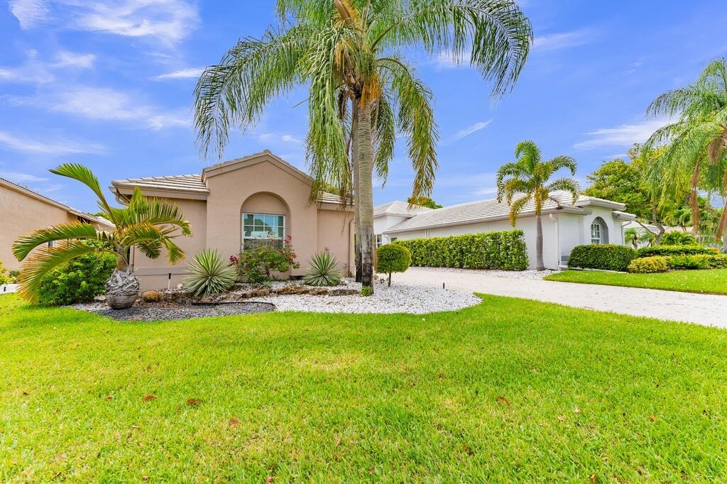 6429 Three Lakes