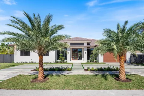 2733 NE 28th St, Fort Lauderdale, FL 33306 - MLS#: F10482297