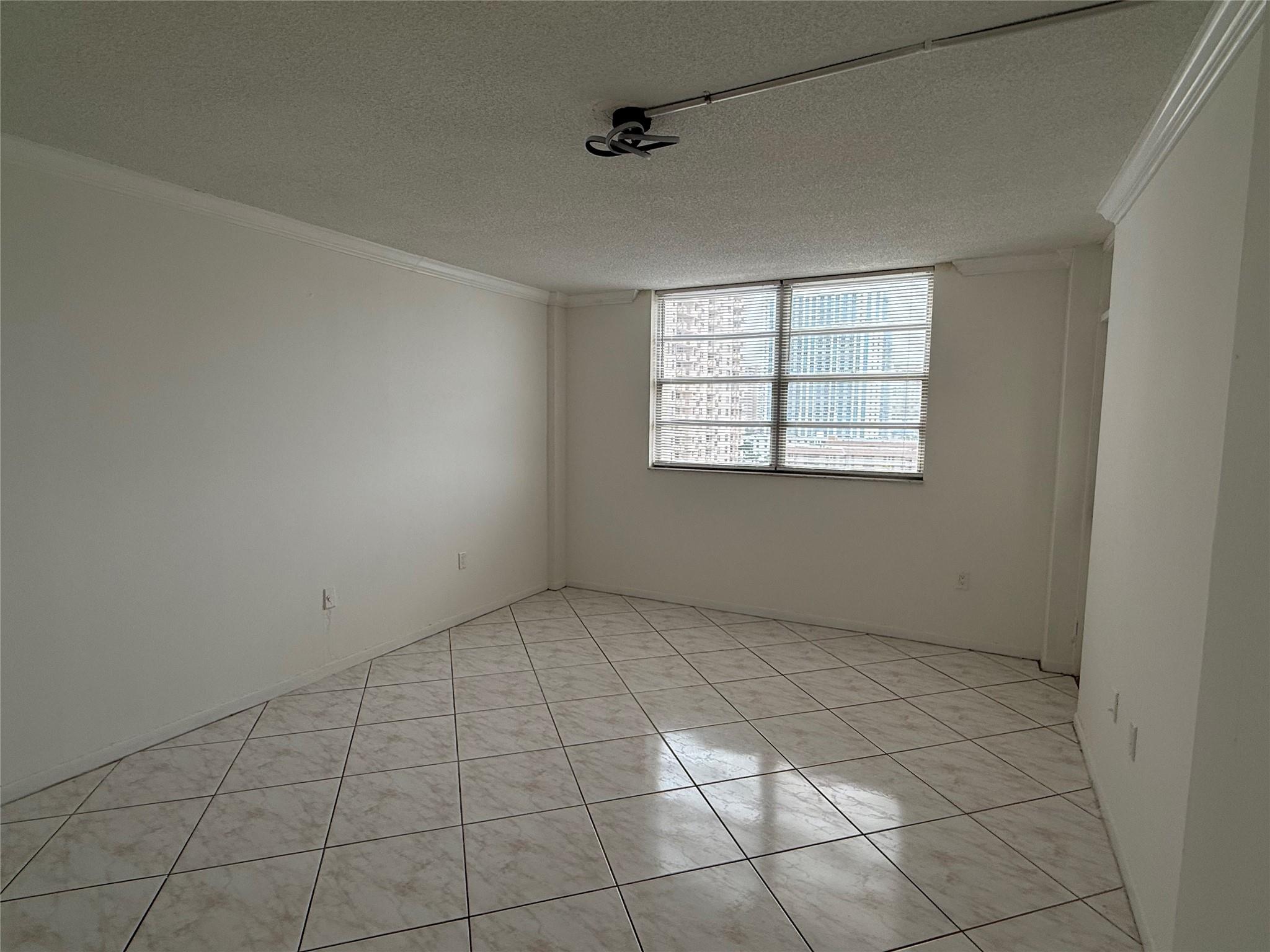 1833 S Ocean Dr 808