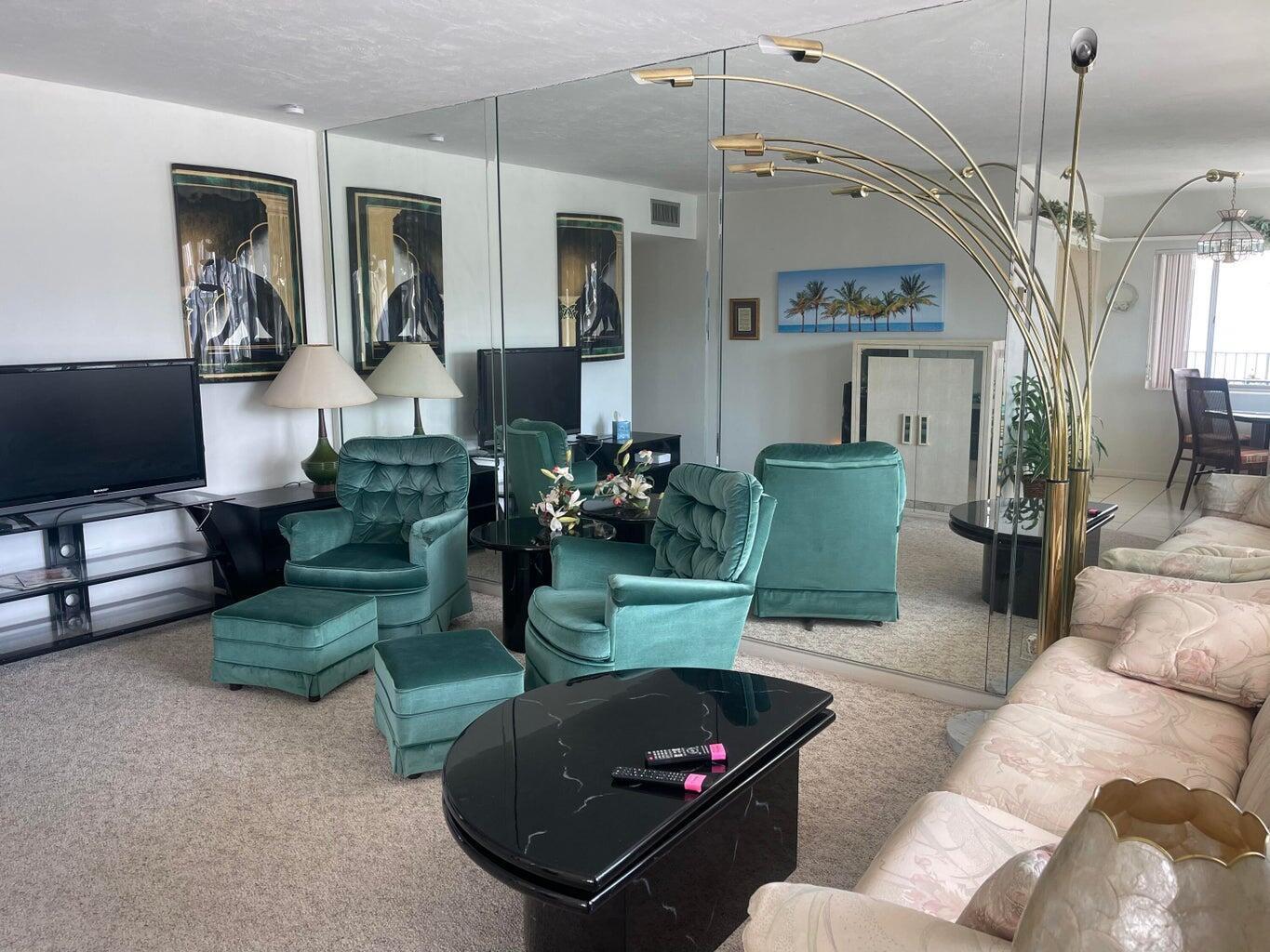 MURRY HILLS APT BLDG COND - Residential Lease