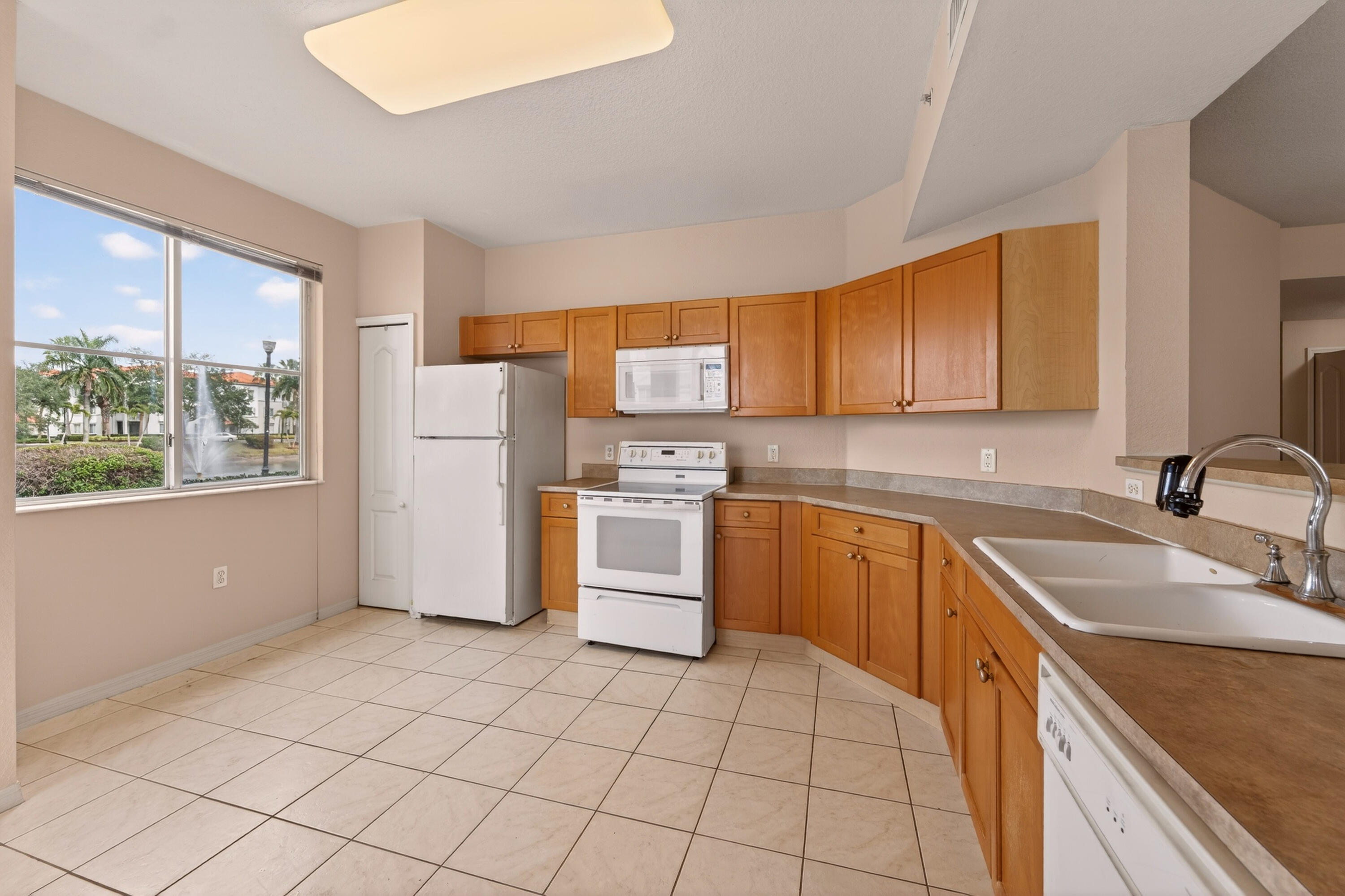 RESIDENCES AT LEGACY PLACE CONDO - Residential