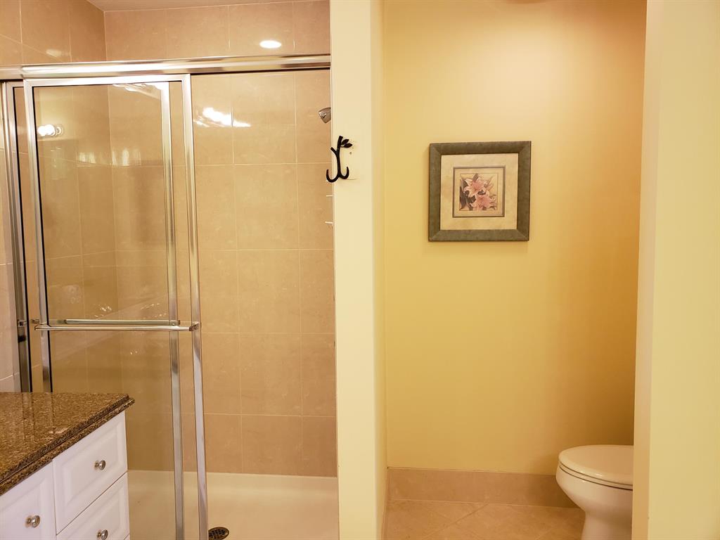 HARBOUR ISLE AT HUTCHINSON ISLAND WEST, A CONDOMIN - Residential Lease