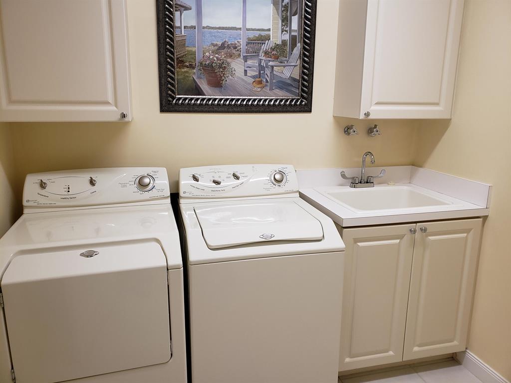 HARBOUR ISLE AT HUTCHINSON ISLAND WEST, A CONDOMIN - Residential Lease