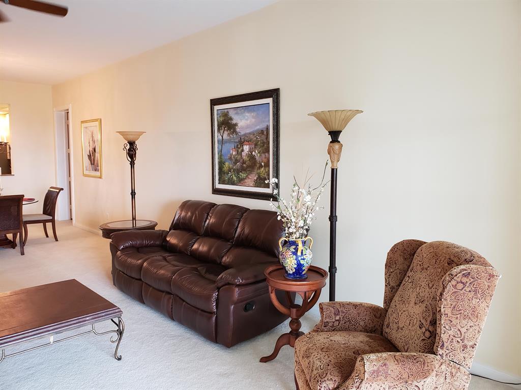 HARBOUR ISLE AT HUTCHINSON ISLAND WEST, A CONDOMIN - Residential Lease